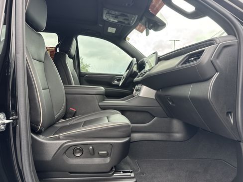Used 2023 GMC Yukon SLT AWD/4WD image 34