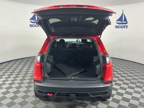Used 2019 Jeep Cherokee Trailhawk AWD/4WD image 26