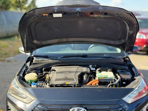 Used 2017 Hyundai Ioniq SEL image 29