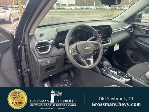 New 2026 Chevrolet TrailBlazer LT w/ LT Cold Weather Package FWD image 8