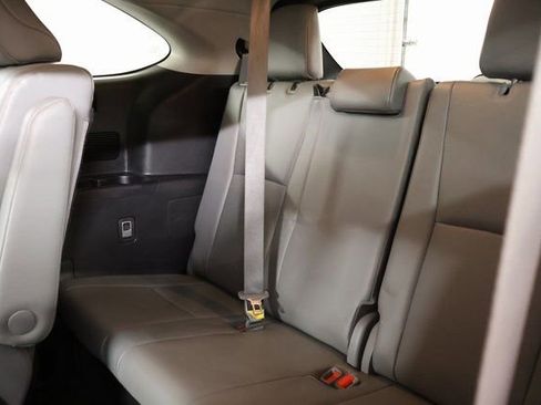 Used 2023 Toyota Highlander XLE AWD/4WD image 31