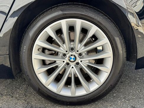 Used 2022 BMW 530i xDrive w/ Premium Package image 34