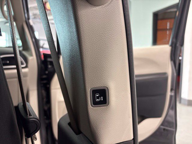 Used 2023 Chrysler Voyager LX FWD image 29
