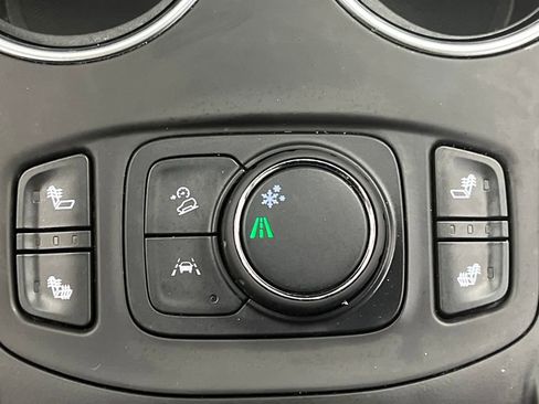 Used 2024 GMC Terrain SLT image 47