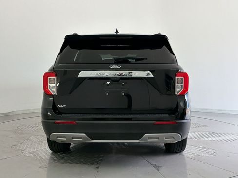 Used 2023 Ford Explorer XLT w/ Equipment Group 202A RWD image 10