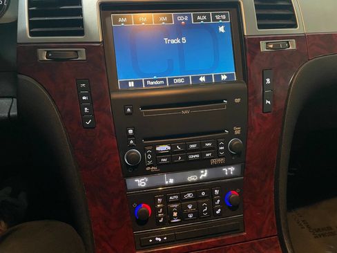 Used 2009 Cadillac Escalade EXT image 35