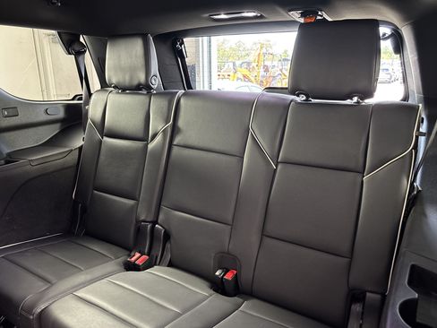 Used 2022 Cadillac Escalade Premium Luxury w/ Performance Package AWD/4WD image 32