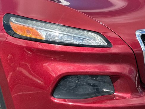 Used 2015 Jeep Cherokee Limited image 10