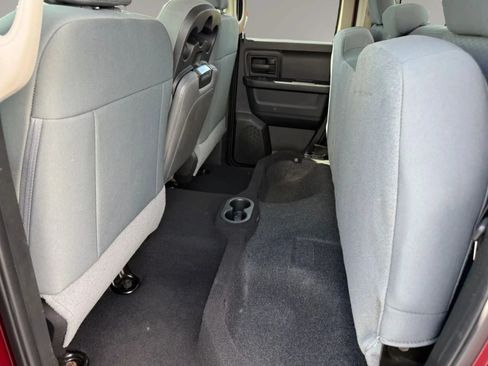 Used 2018 RAM 1500 Express AWD/4WD image 29