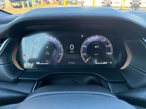 Used 2025 Jeep Grand Cherokee Laredo w/ Luxury Tech Group I image 10