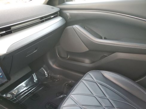 Used 2021 Ford Mustang Mach-E California Route 1 image 21