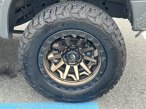 Used 2018 Ford F150 XLT w/ Equipment Group 302A Luxury AWD/4WD image 10