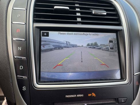 Used 2017 Lincoln MKX Select w/ Select Plus Package FWD image 33
