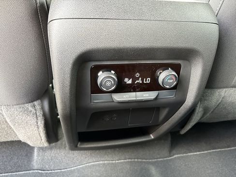 New 2026 Chevrolet Traverse LT image 22