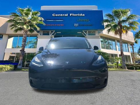 Used 2023 Tesla Model Y Performance AWD/4WD image 3
