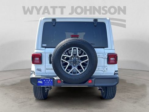 Used 2025 Jeep Wrangler Unlimited Sahara AWD/4WD image 4