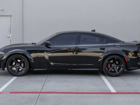 Used 2016 Dodge Charger R/T Scat Pack w/ Technology Group RWD image 13