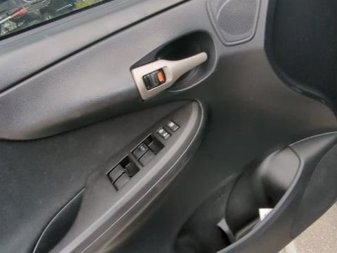 Used 2009 Toyota Corolla FWD image 11