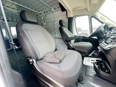 Used 2023 RAM ProMaster 2500 image 31