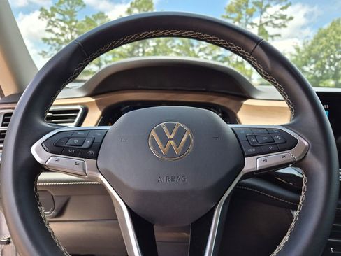Used 2024 Volkswagen Atlas SE FWD image 10