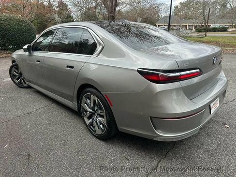 Used 2023 BMW i7 xDrive60 w/ Executive Package 2 AWD/4WD image 4