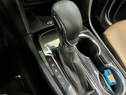 Used 2022 Chevrolet Equinox Premier image 17