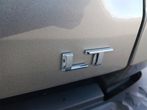 Used 2023 Chevrolet Colorado LT image 28