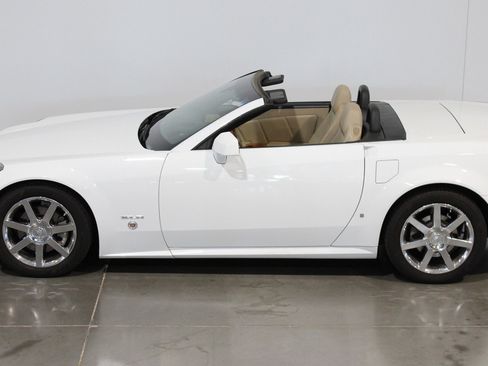 Used 2008 Cadillac XLR RWD image 22