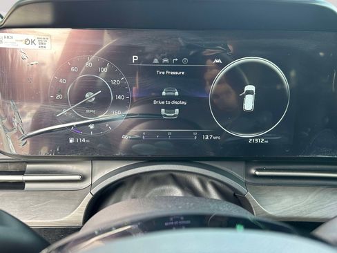 Used 2024 Kia Carnival SX image 19