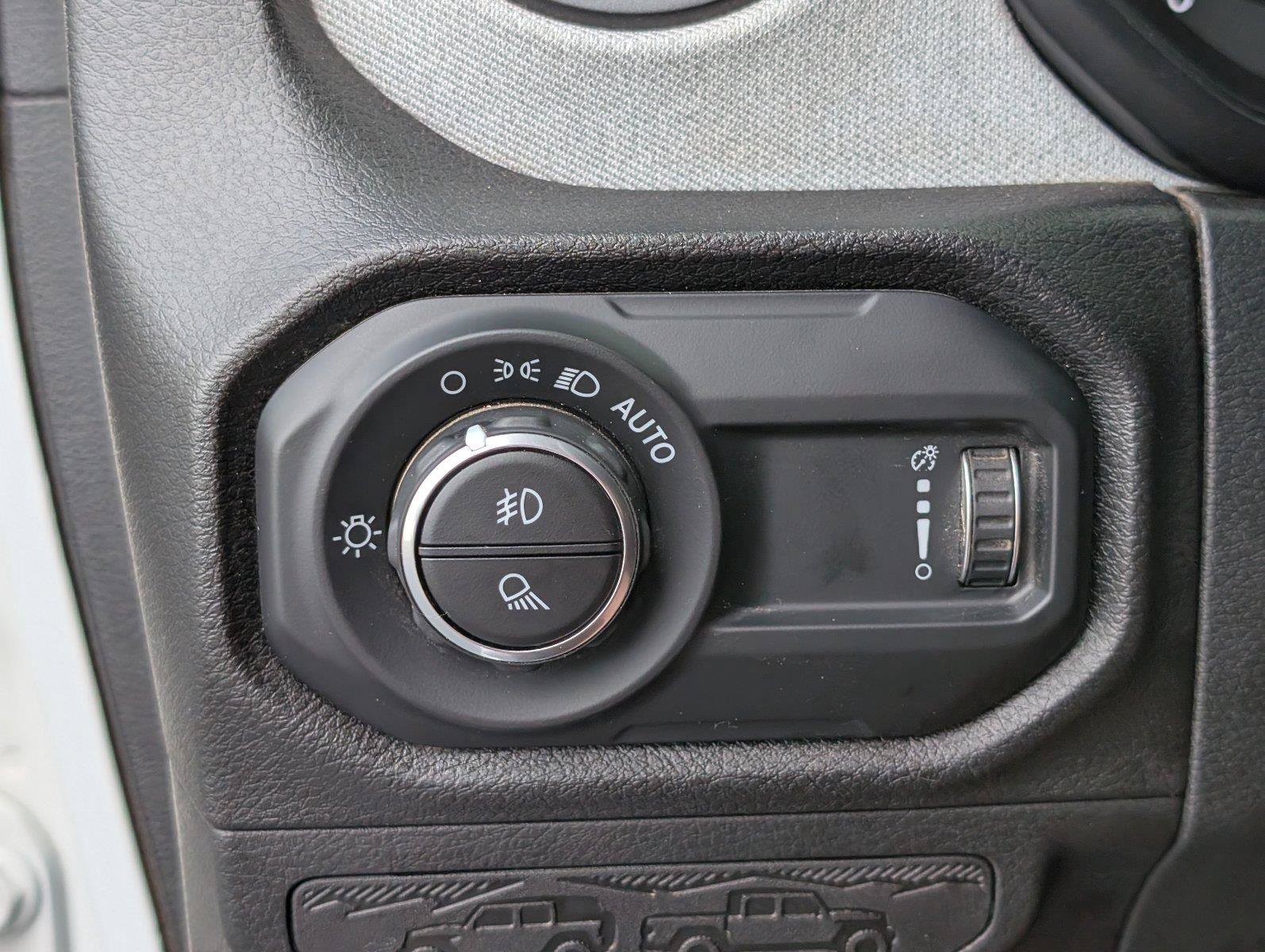 Used 2025 Jeep Gladiator Sport AWD/4WD image 29