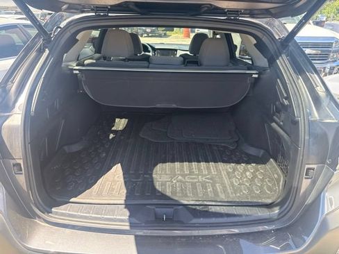 Used 2024 Subaru Outback Premium AWD/4WD image 18