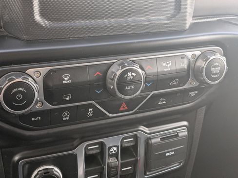 Used 2021 Jeep Wrangler Unlimited Sport S image 24