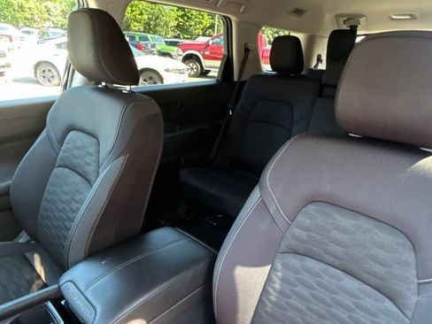 Used 2025 Nissan Pathfinder SV FWD image 11