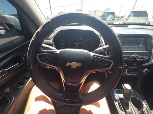 Used 2018 Chevrolet Equinox LT AWD/4WD image 18