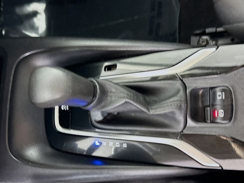 Used 2021 Toyota Corolla LE image 20