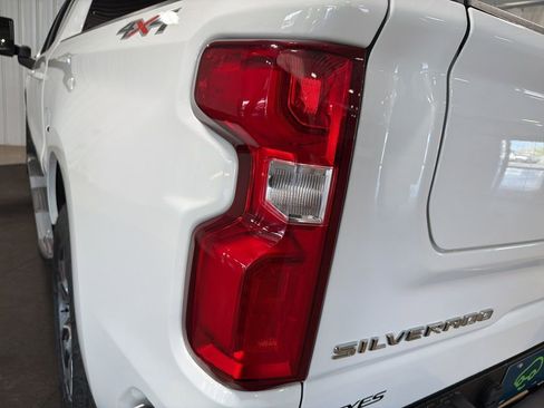 Certified 2022 Chevrolet Silverado 1500 RST w/ Max Trailering Package AWD/4WD image 16