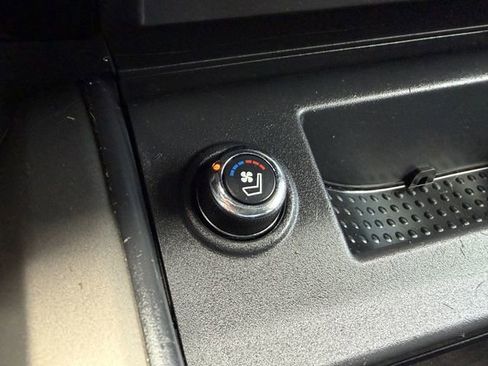 Used 2024 Nissan Titan Platinum Reserve w/ Moonroof Package image 23