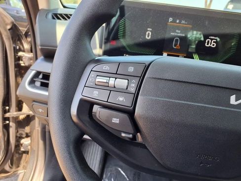 Used 2025 Kia K4 FWD image 16