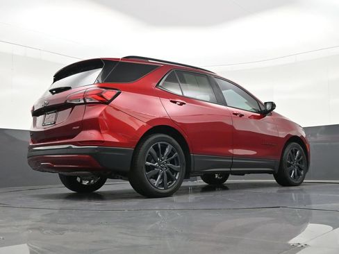Used 2023 Chevrolet Equinox RS image 27