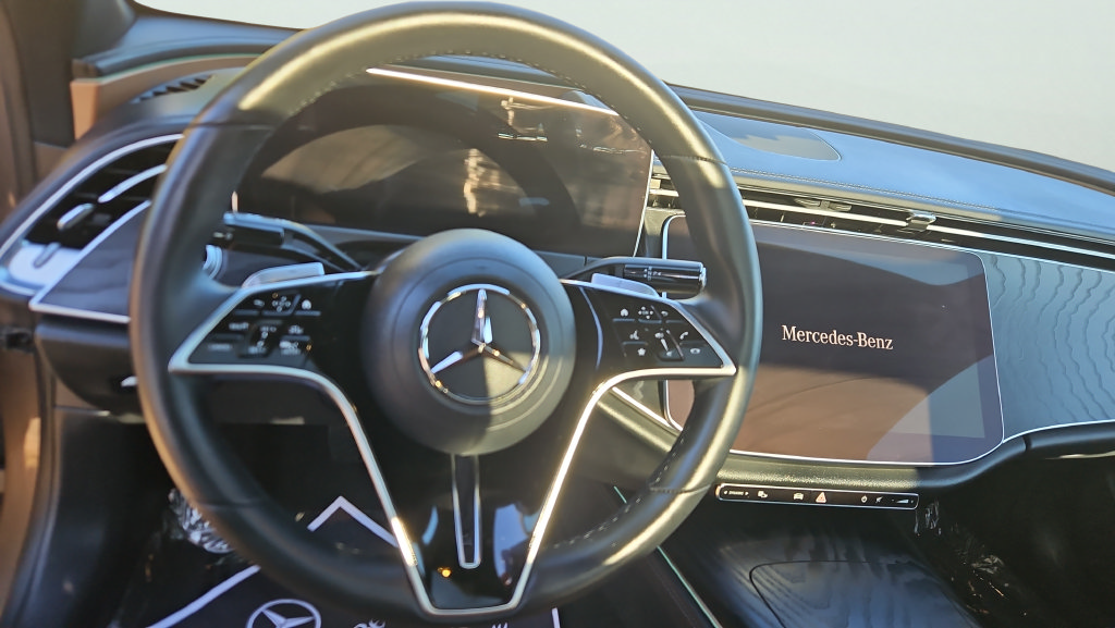 Used 2024 Mercedes-Benz E 450 4MATIC Sedan image 11