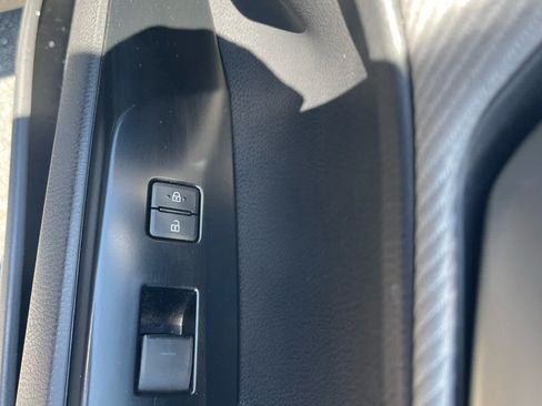 Used 2025 Toyota Camry SE FWD image 31