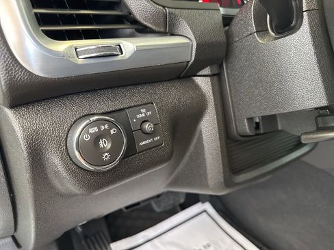 Used 2014 GMC Acadia SLT image 17