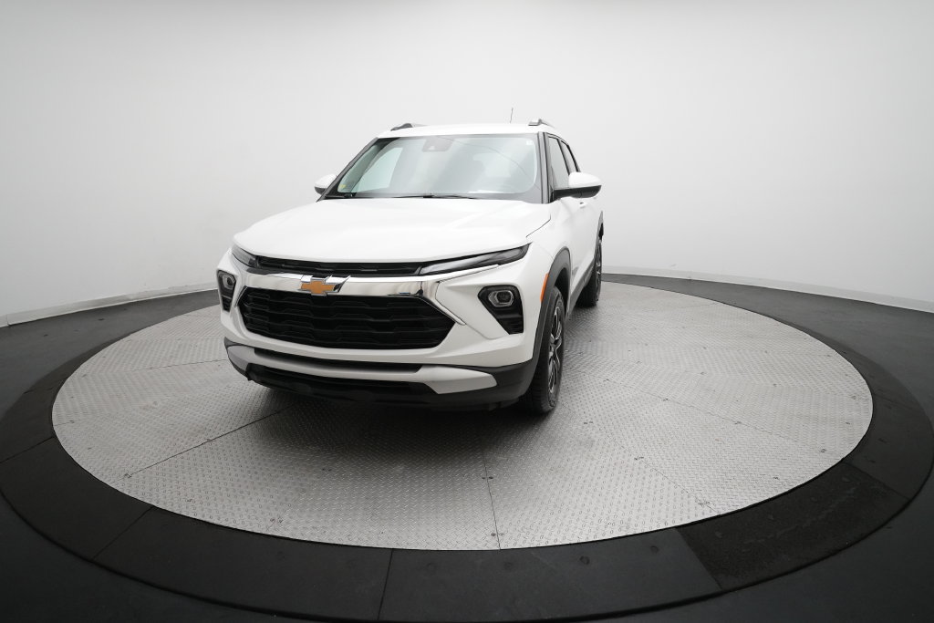 Used 2025 Chevrolet TrailBlazer LT AWD/4WD image 12