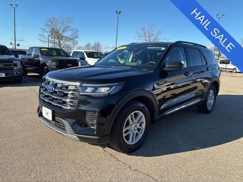 Used 2025 Ford Explorer Active AWD/4WD image 4