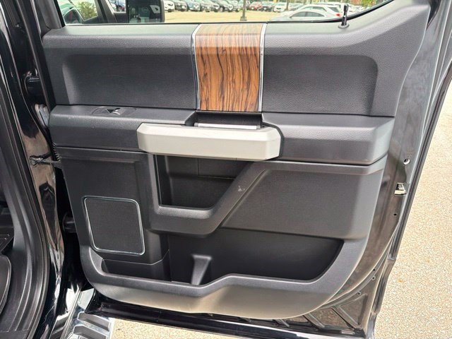 Used 2018 Ford F150 Lariat w/ Equipment Group 502A Luxury AWD/4WD image 17