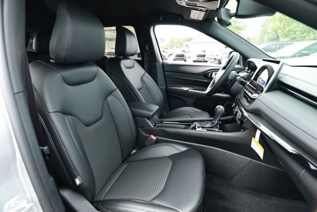 New 2026 Jeep Compass Latitude AWD/4WD image 26