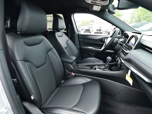 New 2026 Jeep Compass Latitude AWD/4WD image 26