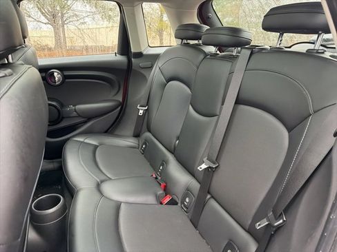 Used 2015 MINI Cooper 4-Door Hardtop image 18