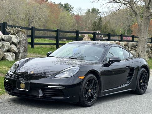 Used 2017 Porsche 718 Cayman RWD image 10