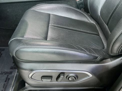 Used 2022 Jeep Wagoneer Series III w/ Flexible Seating Group AWD/4WD image 32